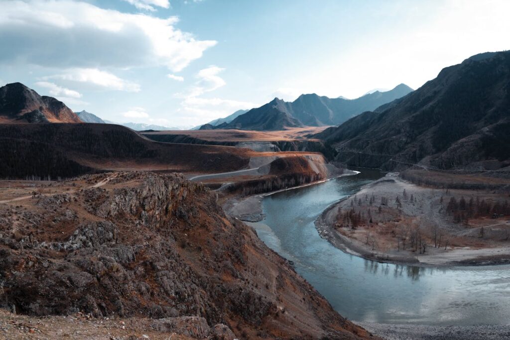 Natureza Russa: Experiências de Luxo Entre Lagos e Montanhas